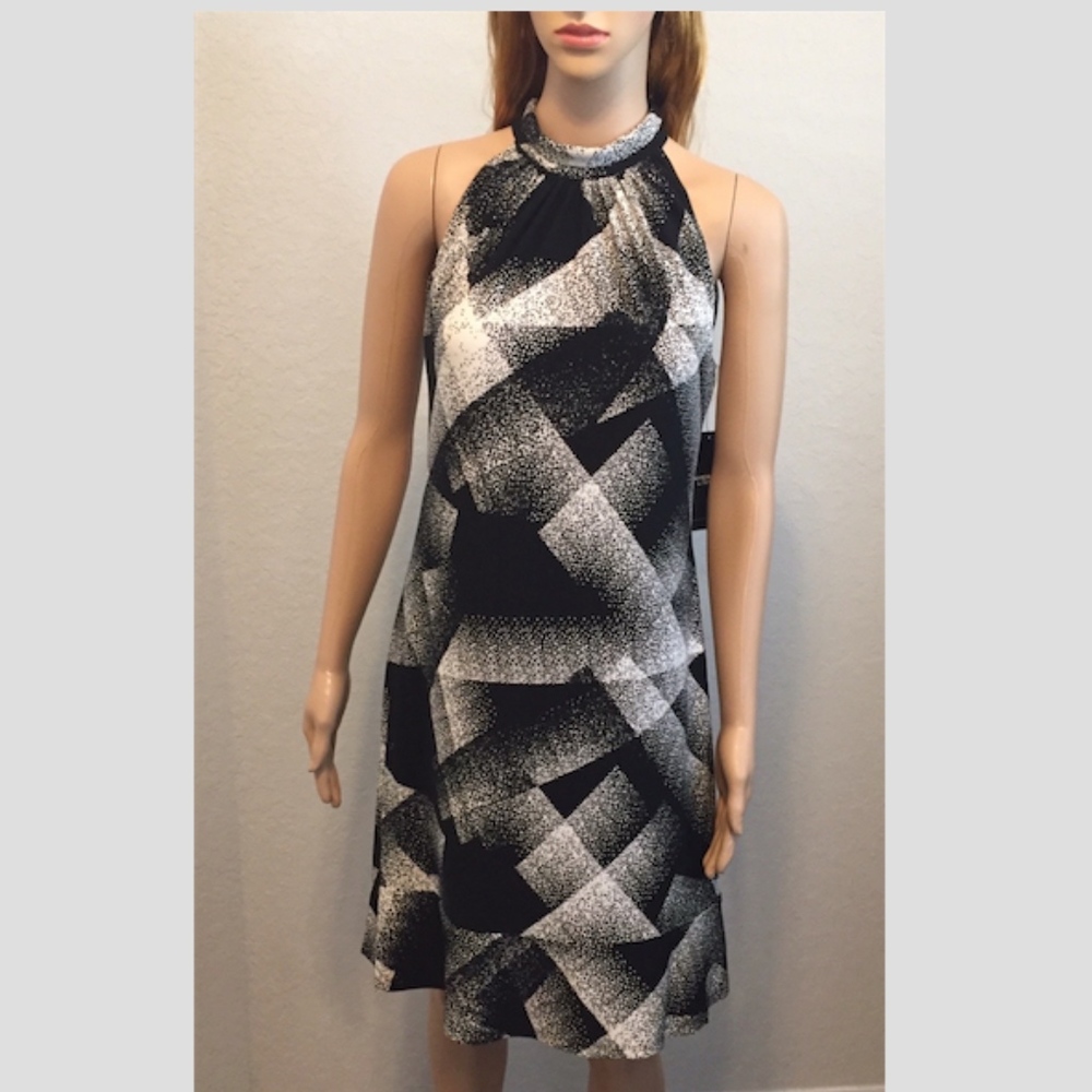 Black and White Mock Neck Shift Jersey mini Dress
